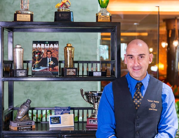 HOTEL JARDINES TIFFANY BAR 1